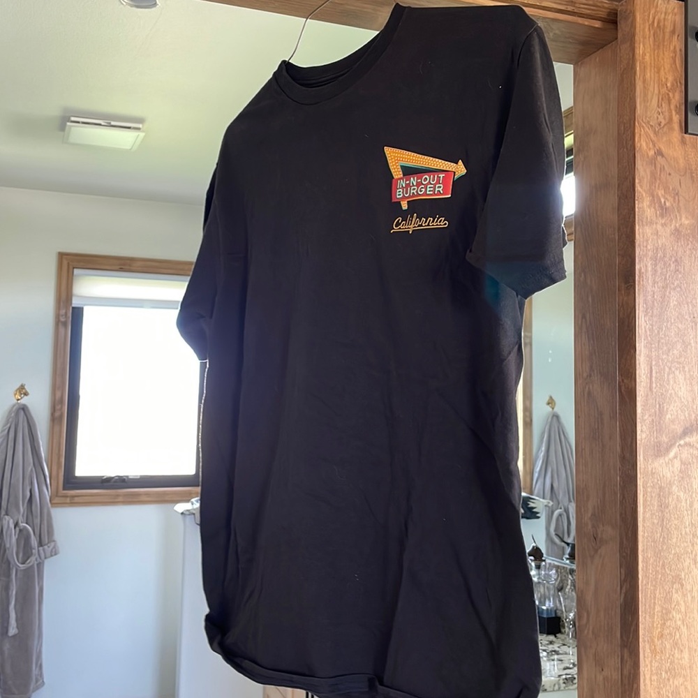 In-N-Out Burger, black T-shirt California